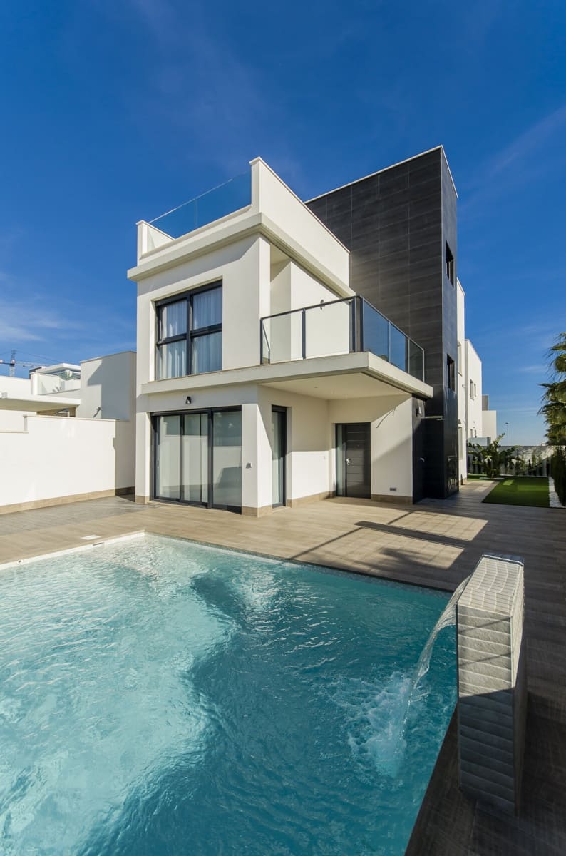 3 soveværelse Villa til salg i San Miguel de Salinas med swimmingpool garage - € 630.000 (Ref: 10132265)