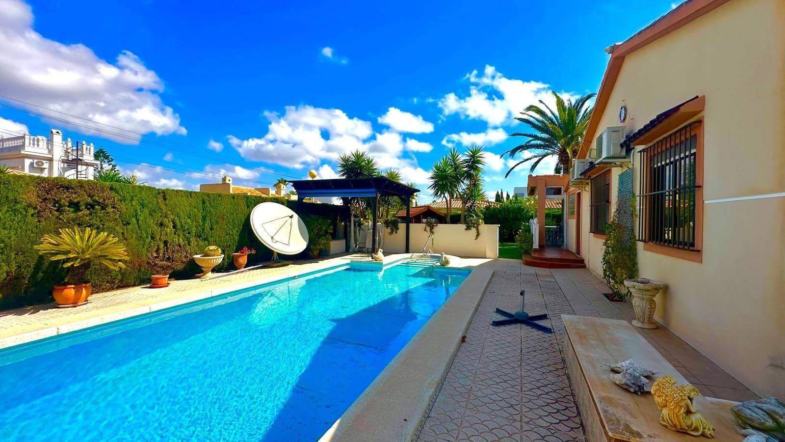 3 sovrum Villa till salu i Cabo Roig med pool garage - 850 000 € (Ref: 10132271)