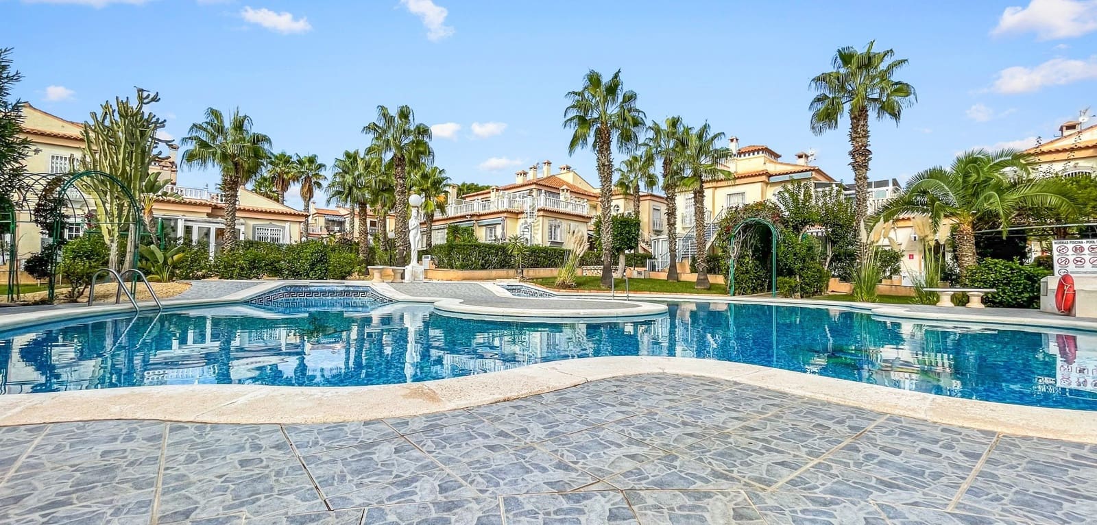 2 quarto Apartamento para venda em Orihuela Costa com piscina - 175 000 € (Ref: 10145399)