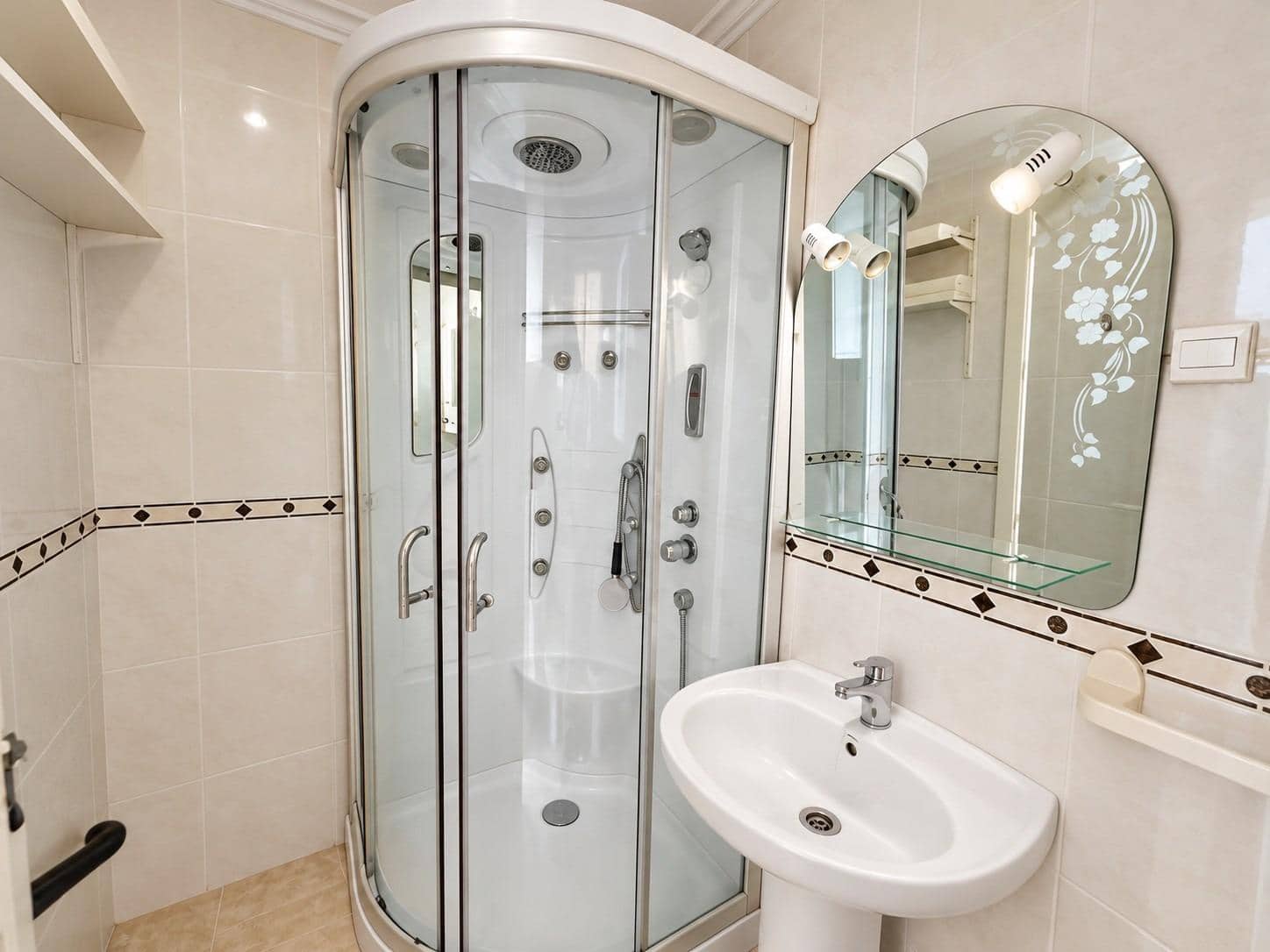 2 bedroom Bungalow for sale in Torrevieja with pool - € 143,000 (Ref: 10158786)