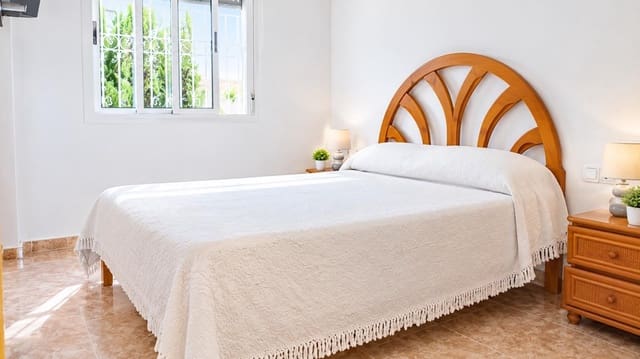 2 soveværelse Bungalow til salg i Torreblanca, Torrevieja med swimmingpool - € 159.900 (Ref: 10158790)