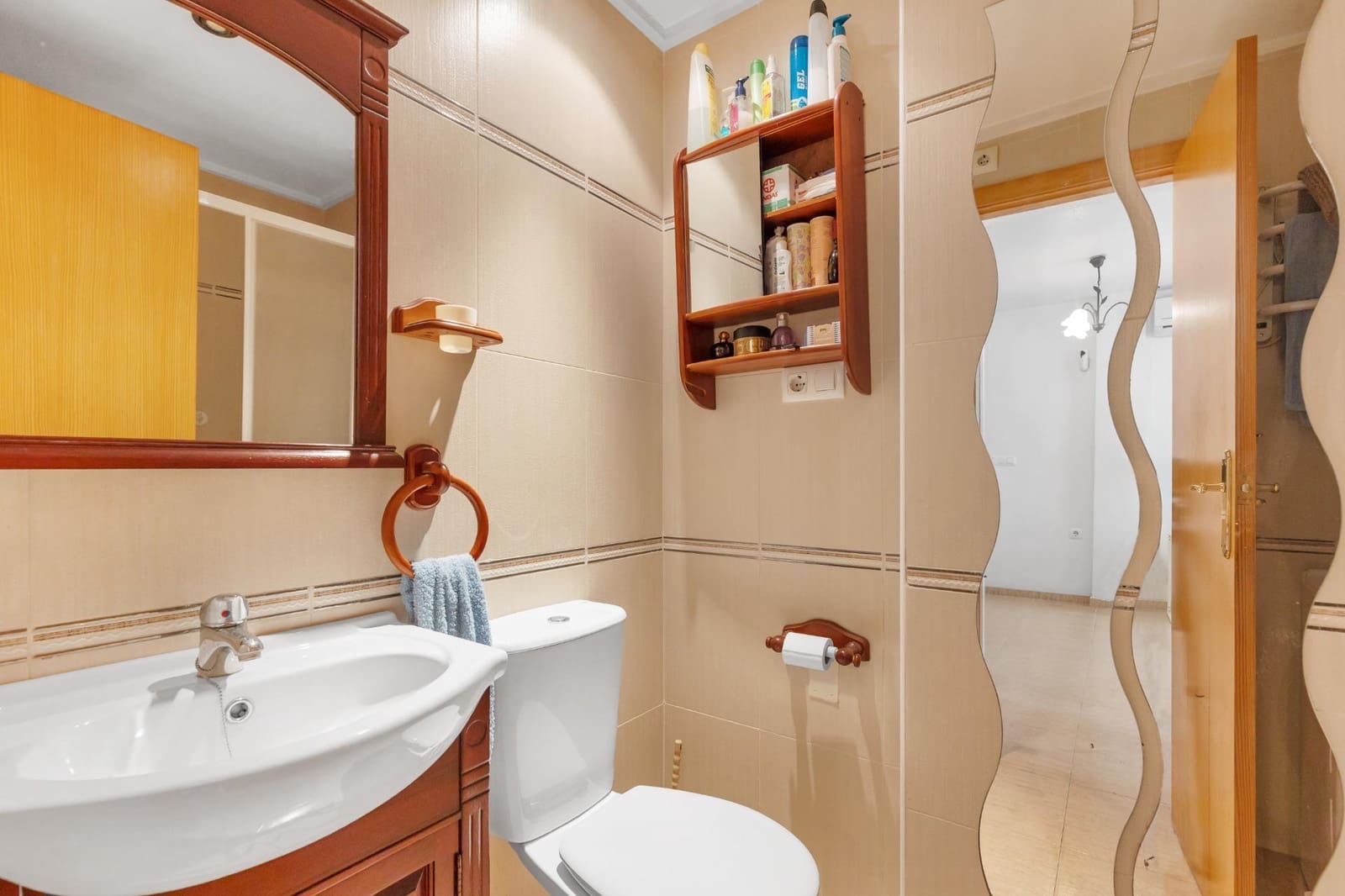 2 soveværelse Lejlighed til salg i Torrevieja med swimmingpool garage - € 125.000 (Ref: 10158792)