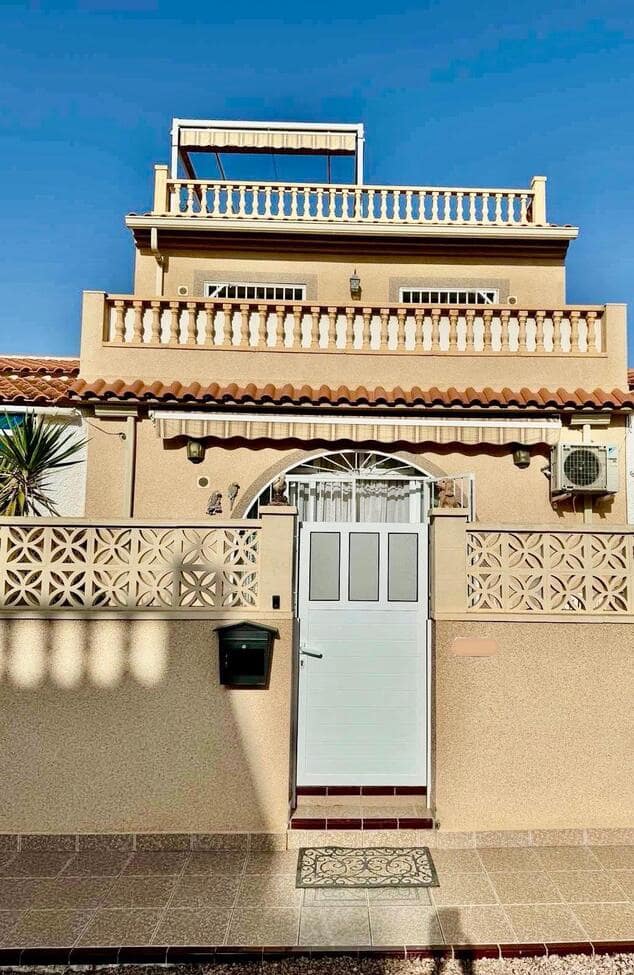3 quarto Casa em Banda para venda em Torrevieja - 199 000 € (Ref: 10165826)