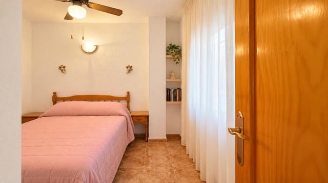 2 soveværelse Lejlighed til salg i Puerto Deportivo, Torrevieja med swimmingpool - € 140.000 (Ref: 10169285)