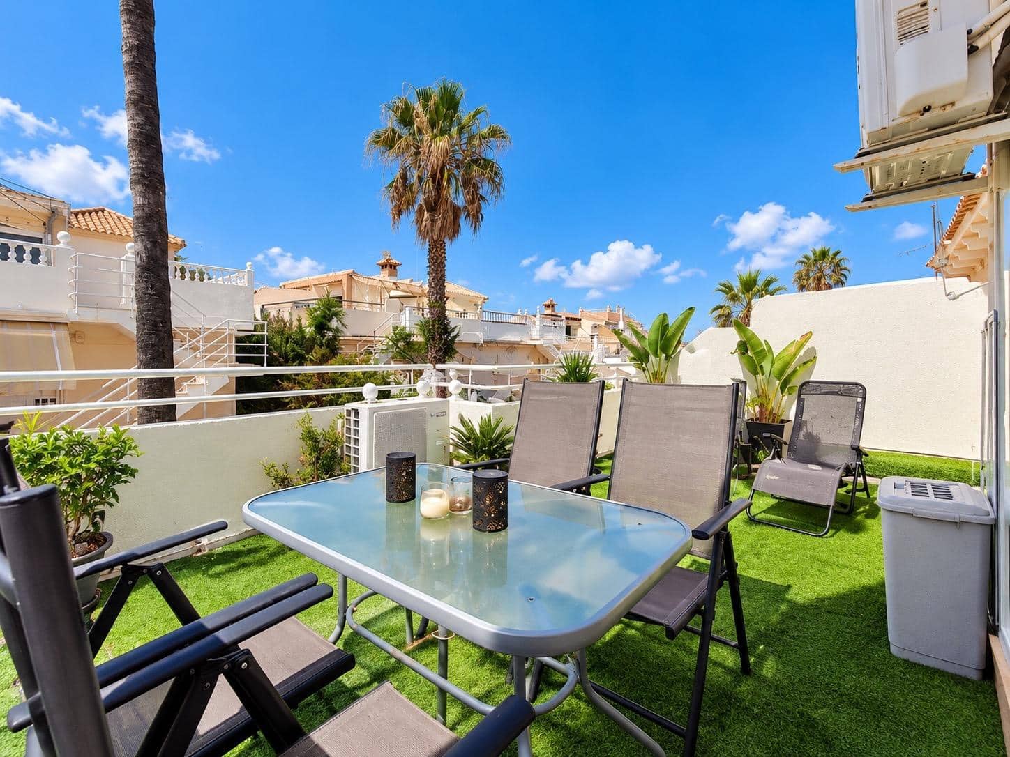 3 makuuhuone Huvila myytävänä paikassa Torrevieja mukana uima-altaan - 234 900 € (Ref: 10169289)