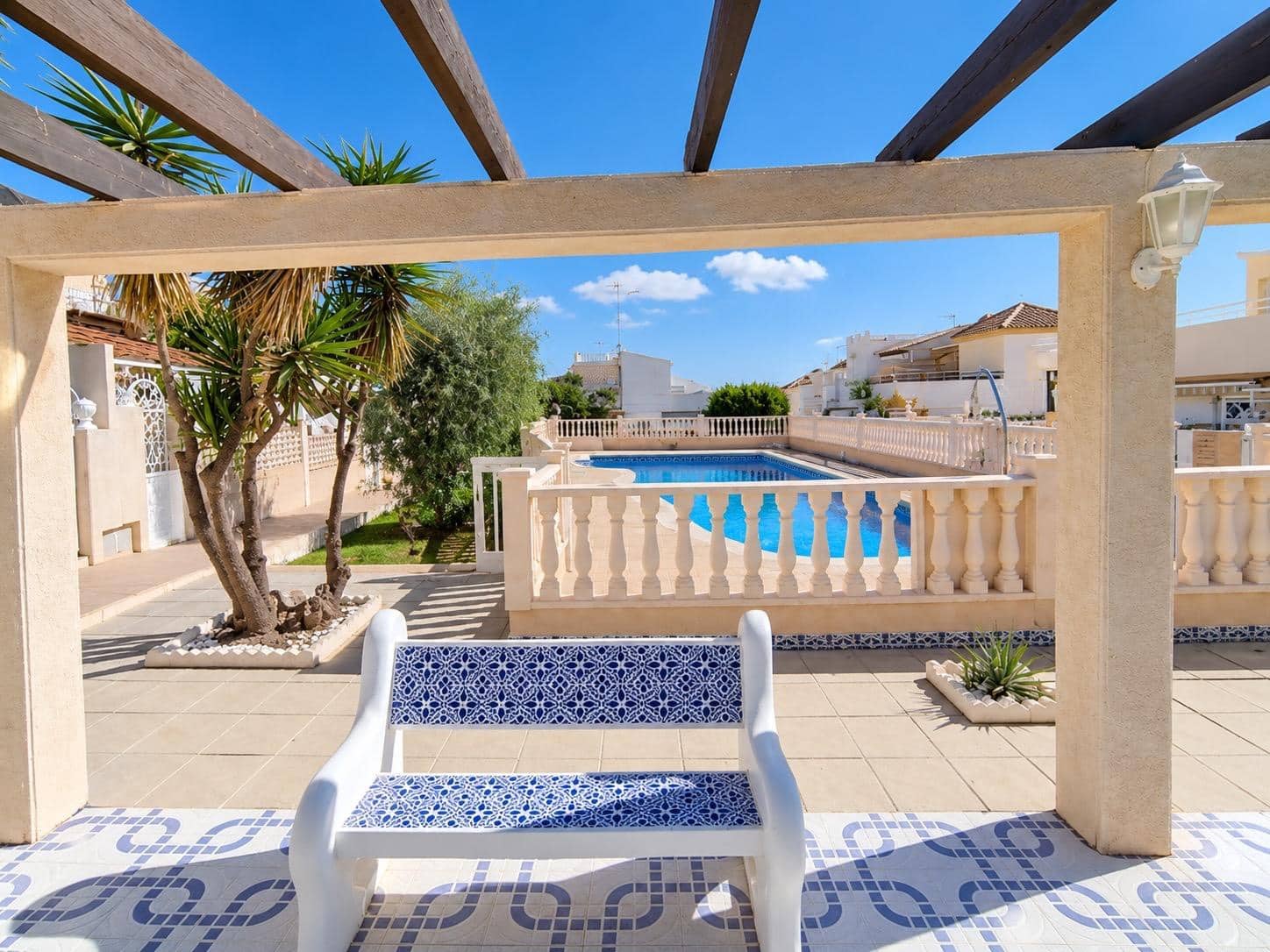 3 makuuhuone Huvila myytävänä paikassa Torrevieja mukana uima-altaan - 234 900 € (Ref: 10169289)