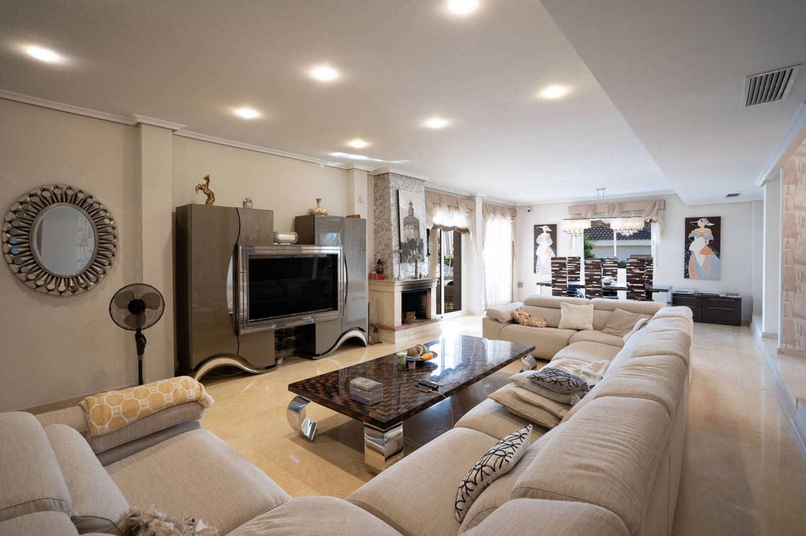 5 bedroom Villa for sale in La Mata with pool garage - € 1,170,000 (Ref: 10169310)