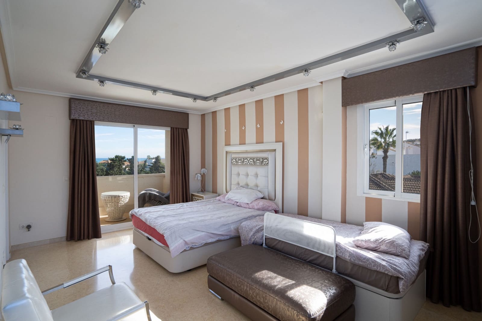 5 bedroom Villa for sale in La Mata with pool garage - € 1,170,000 (Ref: 10169310)