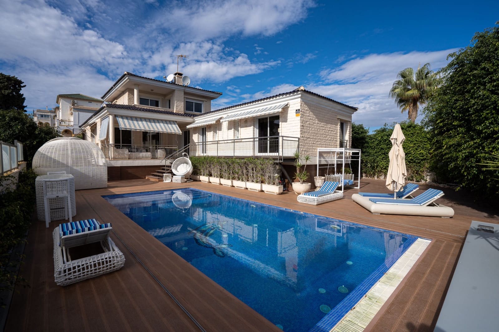 5 bedroom Villa for sale in La Mata with pool garage - € 1,170,000 (Ref: 10169310)
