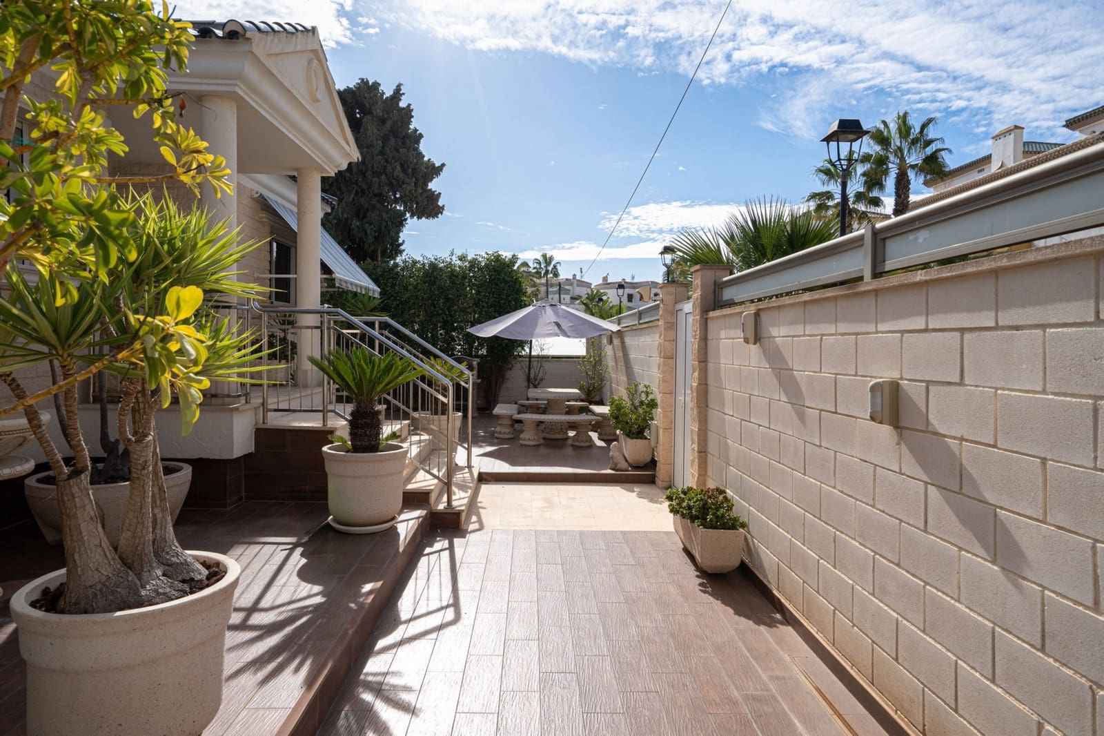 5 bedroom Villa for sale in La Mata with pool garage - € 1,170,000 (Ref: 10169310)