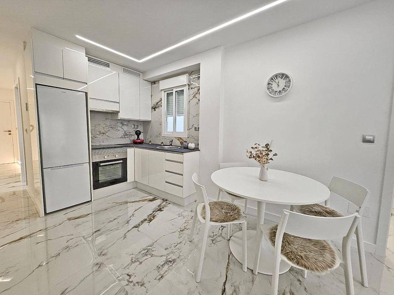 2 soveværelse Lejlighed til salg i Torrevieja med swimmingpool - € 155.900 (Ref: 10169311)