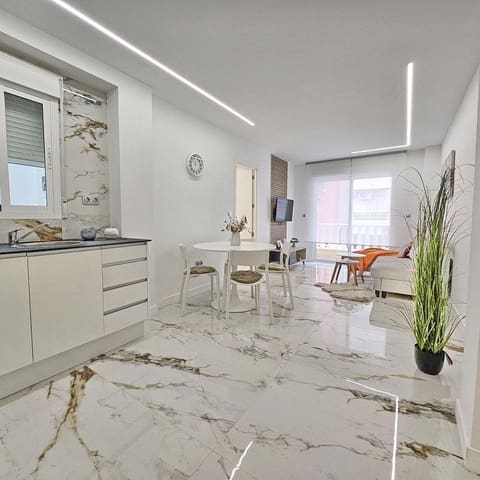 2 soveværelse Lejlighed til salg i Centro, Torrevieja med swimmingpool - € 155.900 (Ref: 10169311)