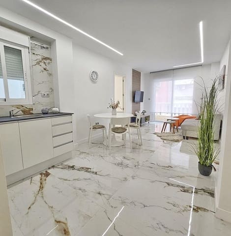 2 soveværelse Lejlighed til salg i Centro, Torrevieja med swimmingpool - € 155.900 (Ref: 10169311)