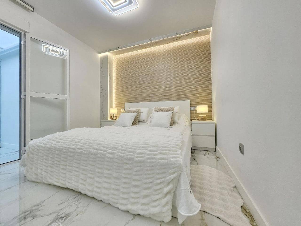 2 soveværelse Lejlighed til salg i Torrevieja med swimmingpool - € 155.900 (Ref: 10169311)