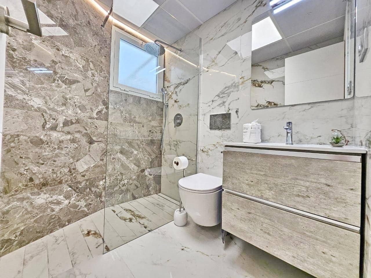 2 soveværelse Lejlighed til salg i Torrevieja med swimmingpool - € 155.900 (Ref: 10169311)