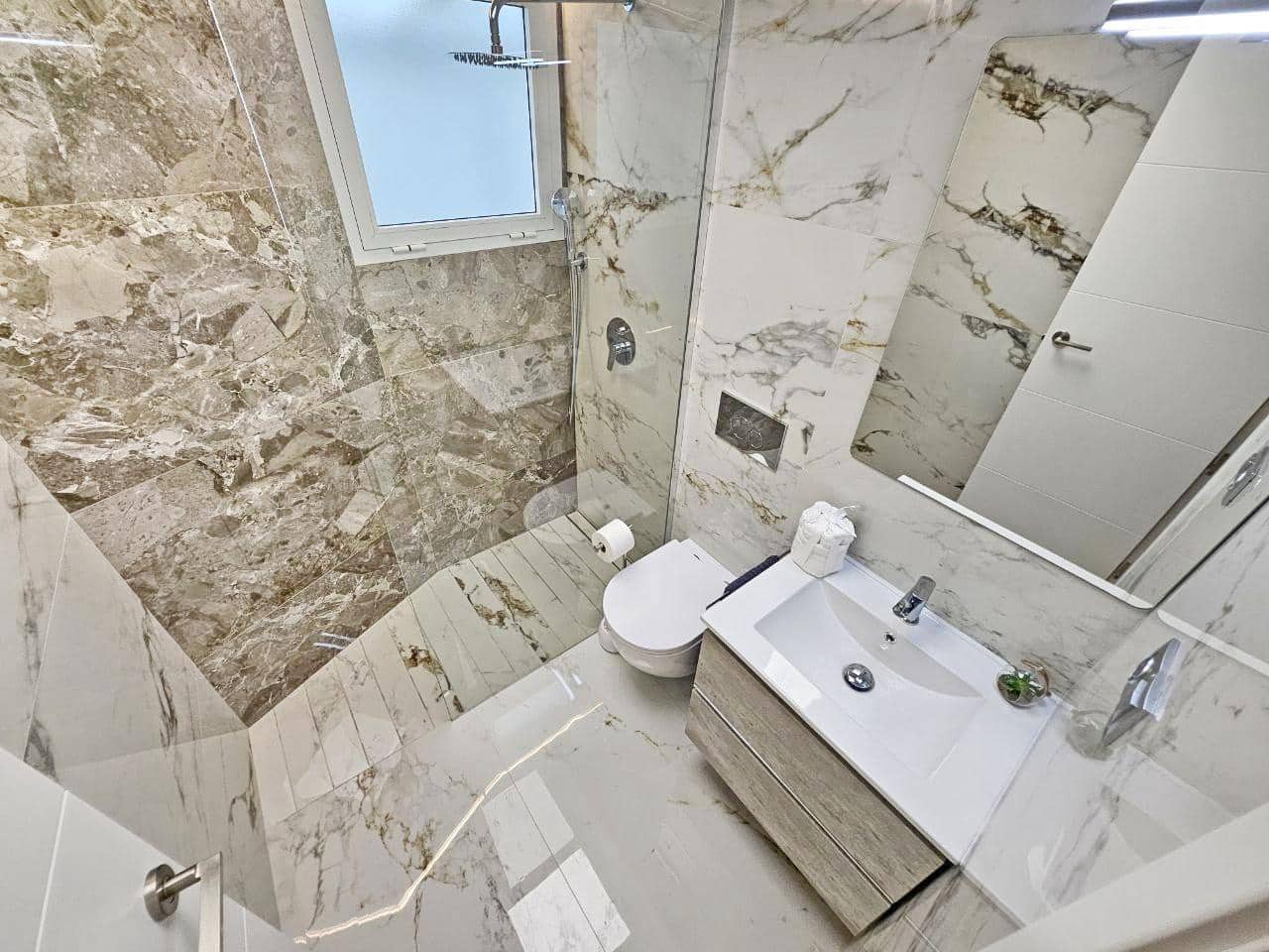 2 soveværelse Lejlighed til salg i Torrevieja med swimmingpool - € 155.900 (Ref: 10169311)