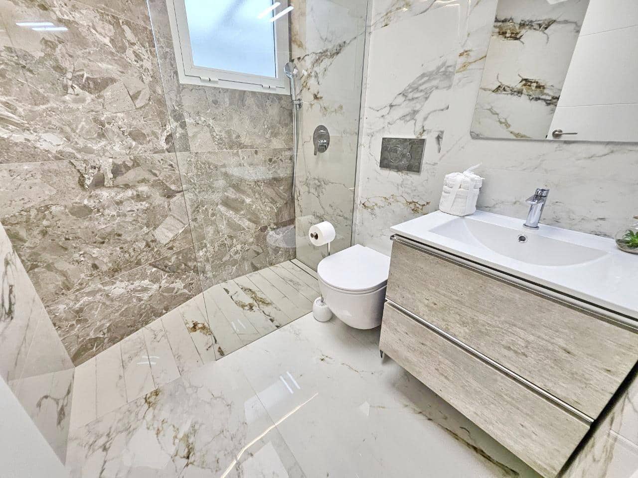 2 soveværelse Lejlighed til salg i Torrevieja med swimmingpool - € 155.900 (Ref: 10169311)