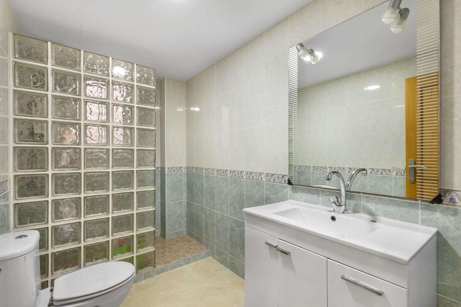 4 soveværelse Lejlighed til salg i Torrevieja - € 199.900 (Ref: 10176132)