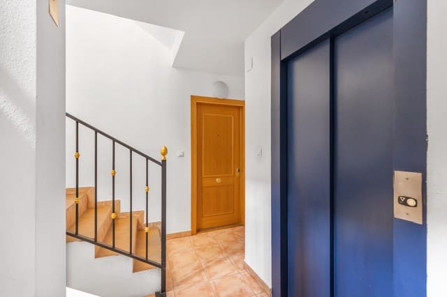 4 soveværelse Lejlighed til salg i Centro - Muelle Pesquero, Torrevieja - € 199.900 (Ref: 10176132)