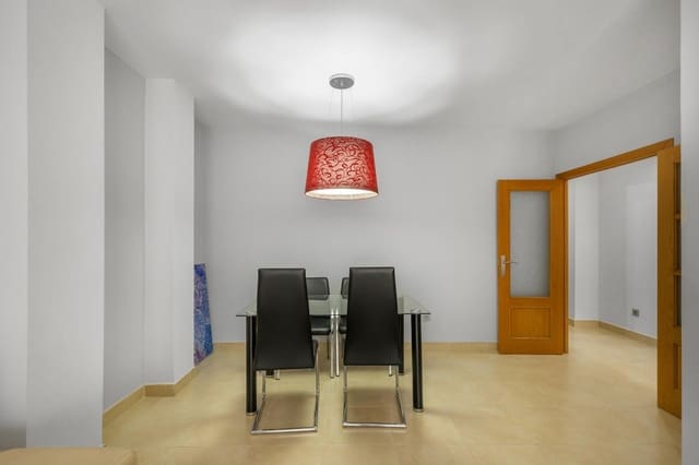 4 soveværelse Lejlighed til salg i Centro - Muelle Pesquero, Torrevieja - € 199.900 (Ref: 10176132)