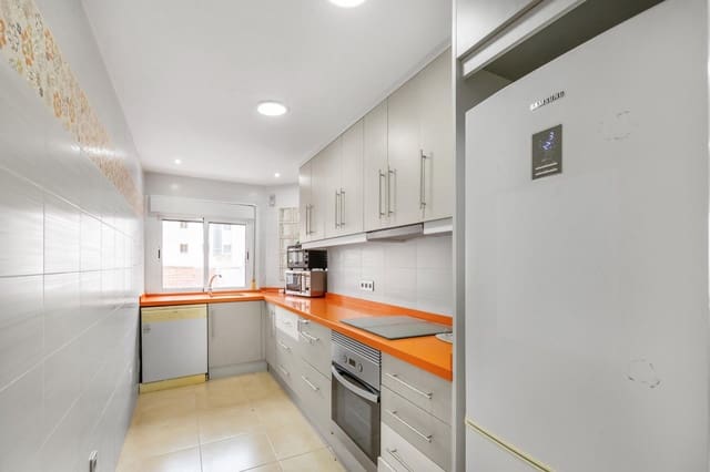 4 soveværelse Lejlighed til salg i Centro - Muelle Pesquero, Torrevieja - € 199.900 (Ref: 10176132)