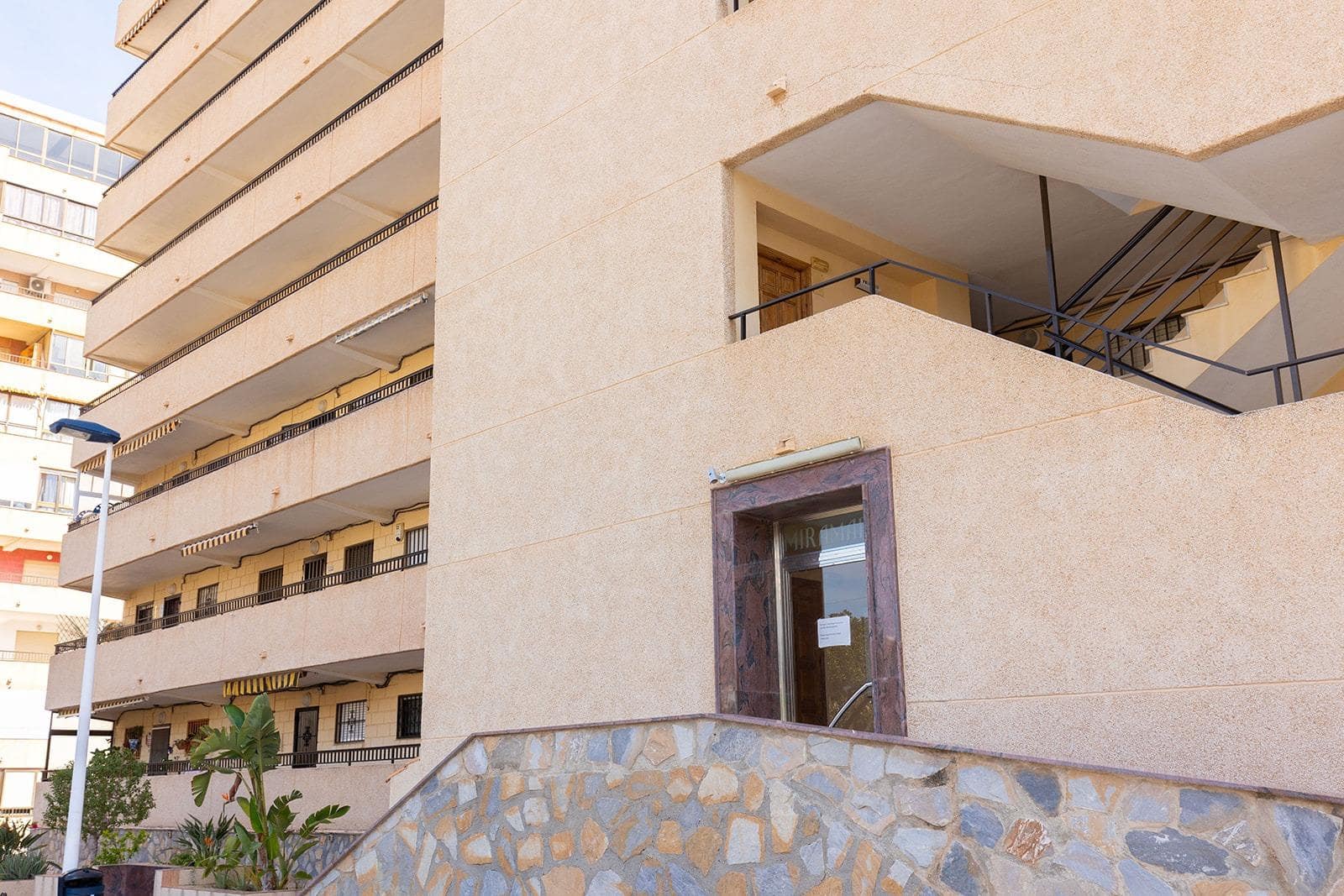 2 soveværelse Lejlighed til salg i Torrevieja med garage - € 185.000 (Ref: 10176137)