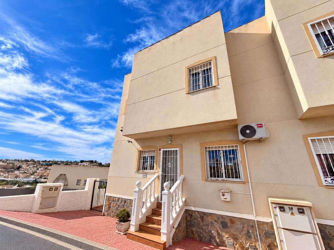 3 soverom Villa til salgs i Ciudad Quesada med svømmebasseng - € 235 000 (Ref: 10183974)