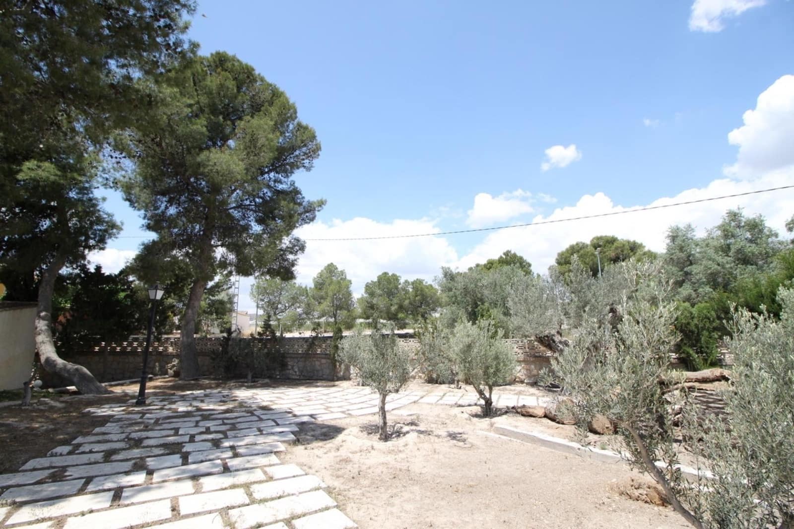 5 bedroom Villa for sale in Agost with pool garage - € 599,995 (Ref: 5468235)