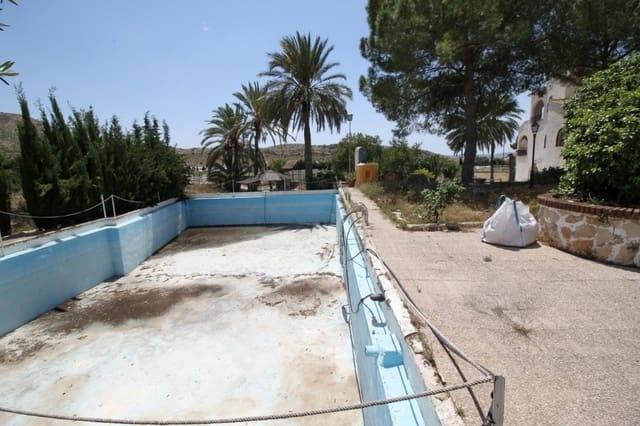 5 bedroom Villa for sale in Agost with pool garage - € 599,995 (Ref: 5468235)