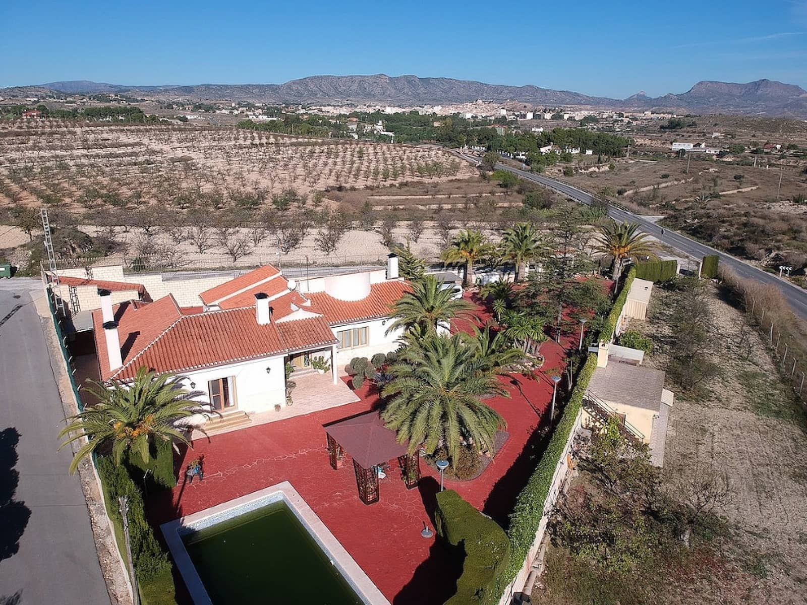 4 bedroom Villa for sale in Monovar / Monover with pool garage - € 649,995 (Ref: 5468238)