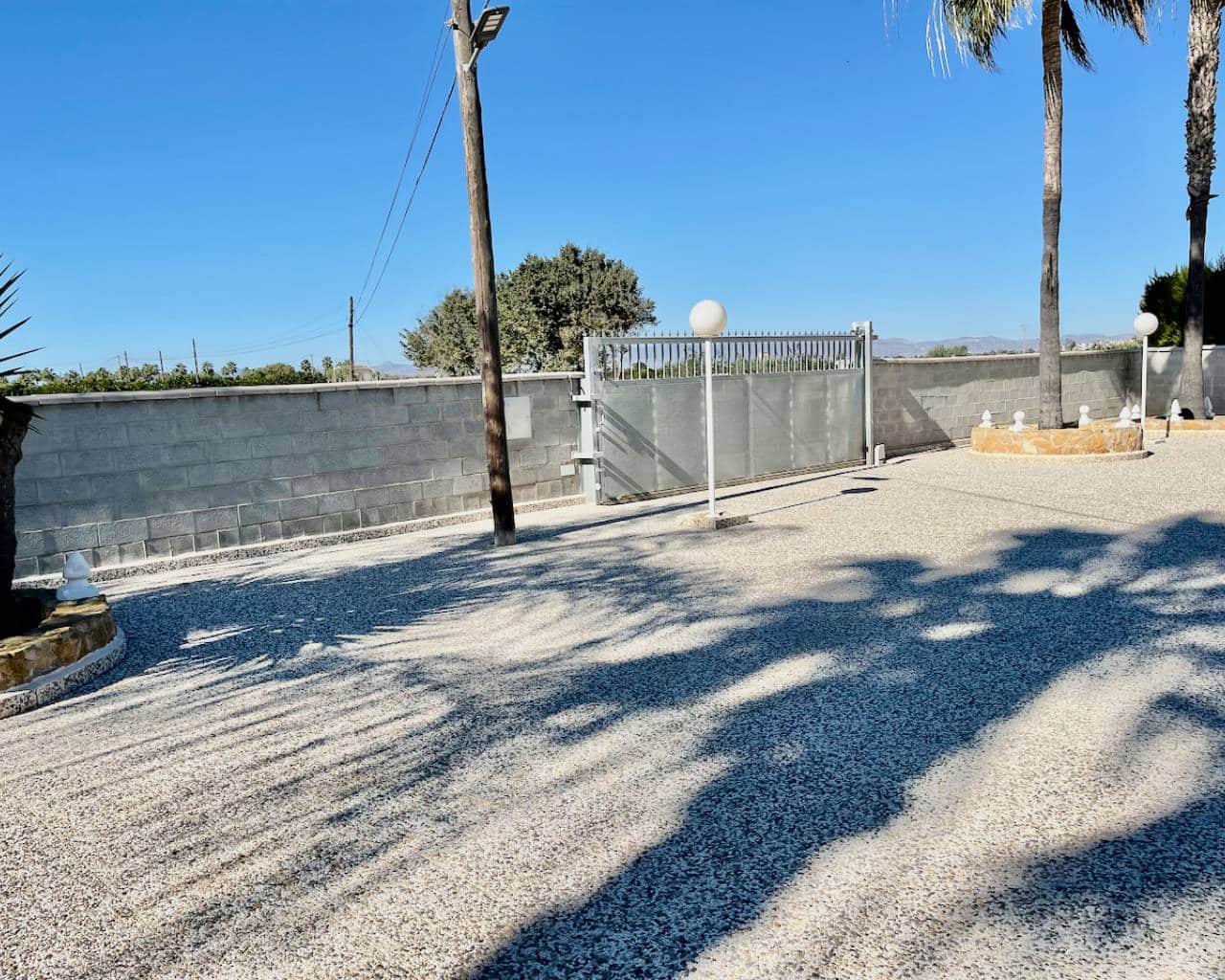 6 quarto Moradia para venda em Guardamar del Segura com piscina garagem - 900 000 € (Ref: 6483141)