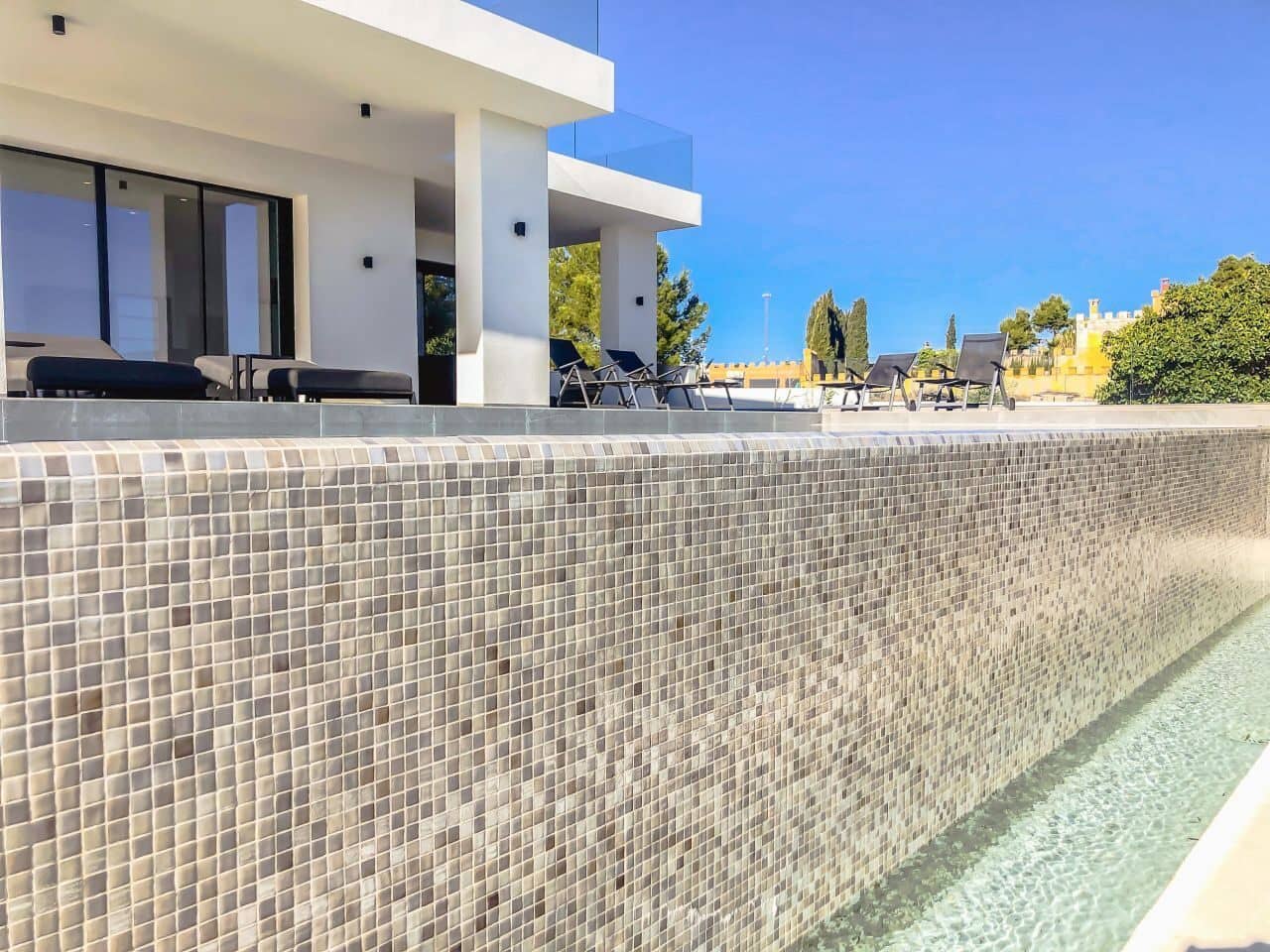 5 bedroom Villa for sale in Rojales with pool garage - € 2,300,000 (Ref: 6837803)