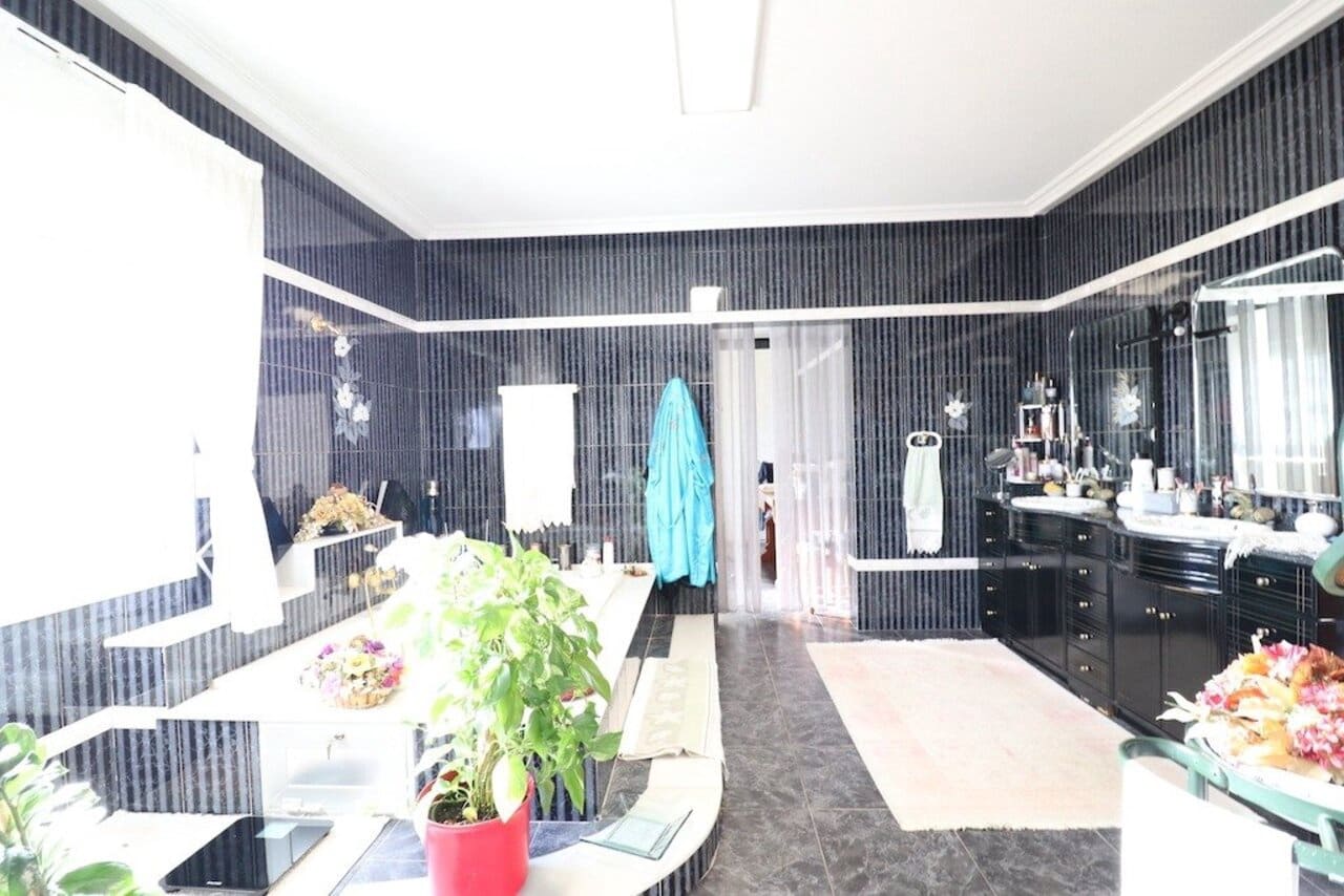 Chalet de 5 habitaciones en Torrevieja en venta con piscina garaje - 780.000 € (Ref: 7233450)