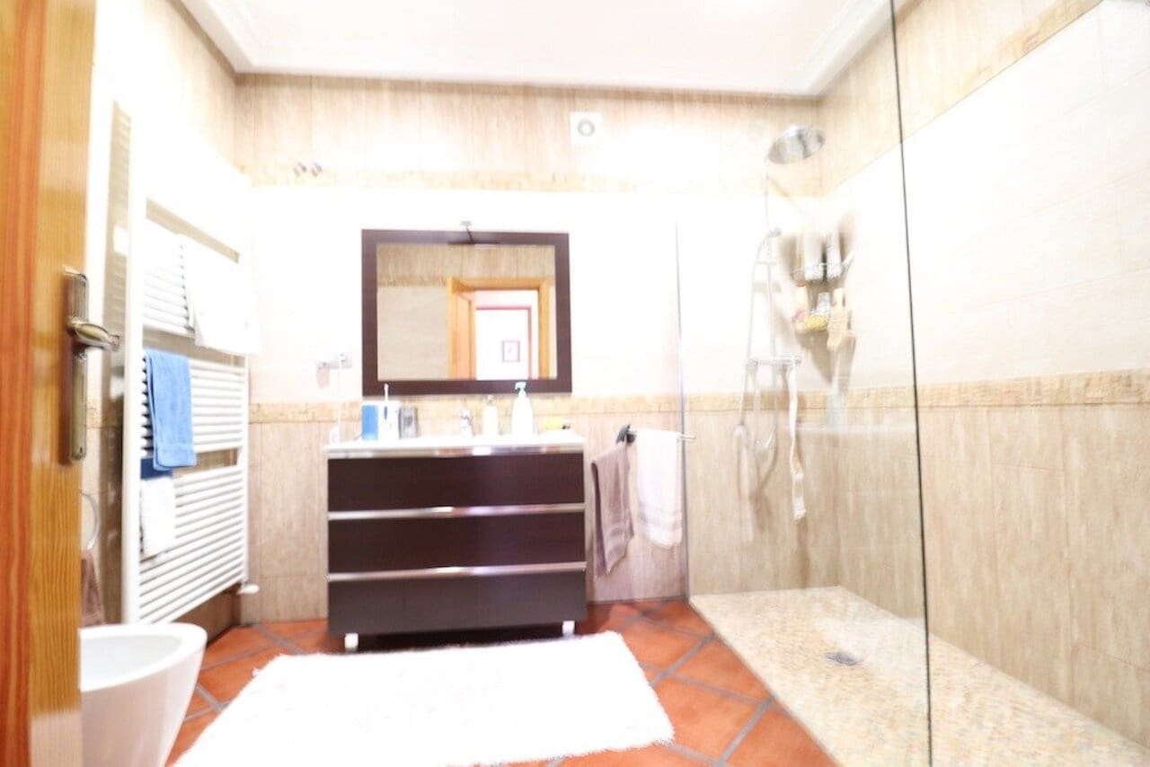 Chalet de 5 habitaciones en Torrevieja en venta con piscina garaje - 780.000 € (Ref: 7233450)