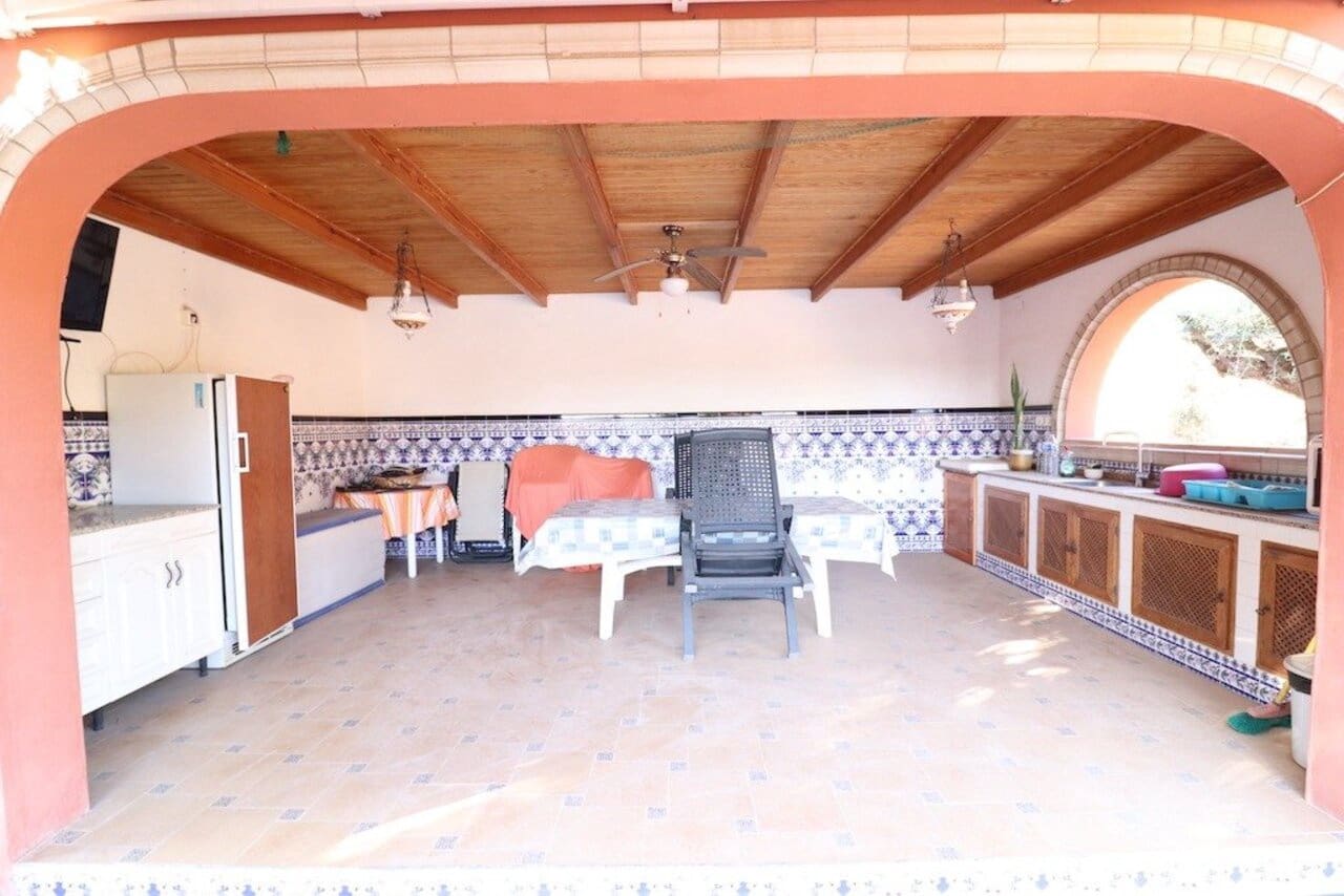 Chalet de 5 habitaciones en Torrevieja en venta con piscina garaje - 780.000 € (Ref: 7233450)
