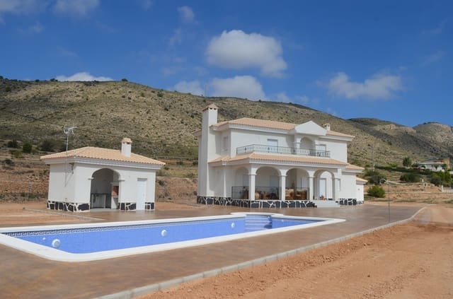 3 bedroom Villa for sale in Pinoso with pool - € 275,000 (Ref: 7563575)