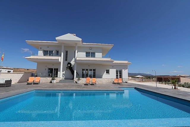 3 bedroom Villa for sale in Pinoso with pool - € 275,000 (Ref: 7563575)