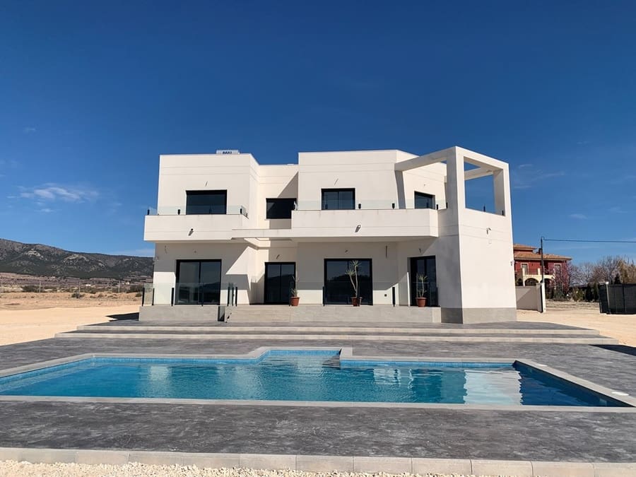 3 bedroom Villa for sale in Pinoso with pool - € 275,000 (Ref: 7563575)
