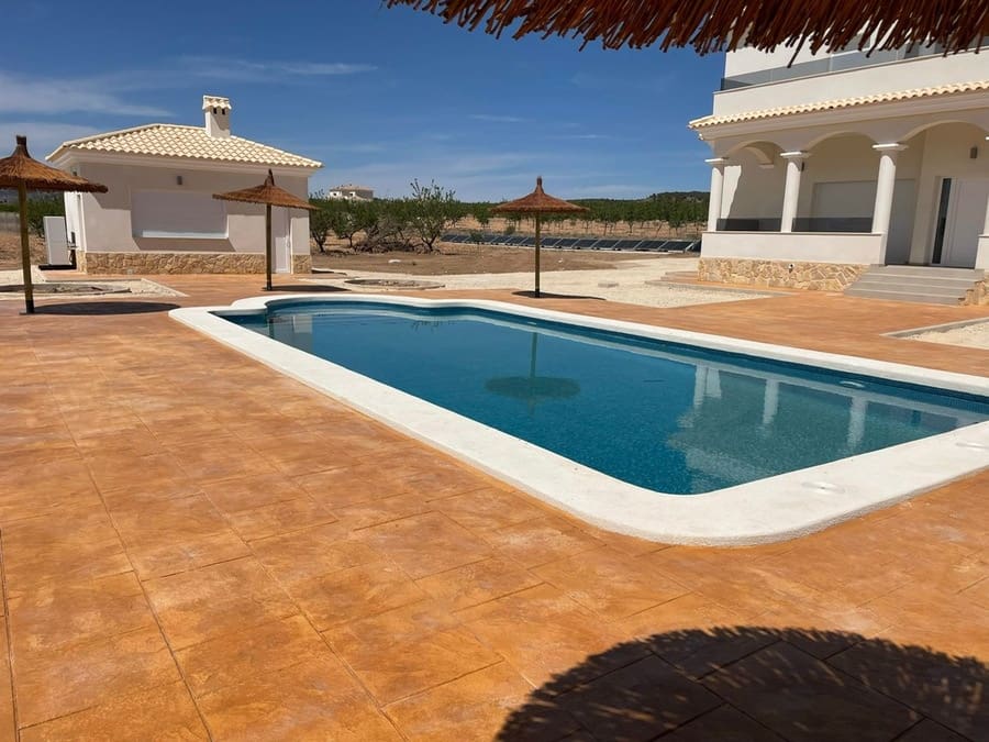3 bedroom Villa for sale in Pinoso with pool - € 275,000 (Ref: 7563575)