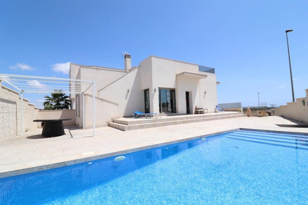 3 bedroom Villa for sale in San Miguel de Salinas with garage - € 565,000 (Ref: 7662917)