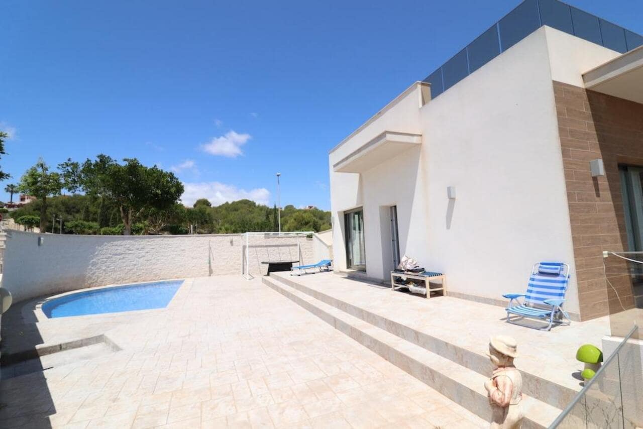 3 bedroom Villa for sale in San Miguel de Salinas with garage - € 565,000 (Ref: 7662917)