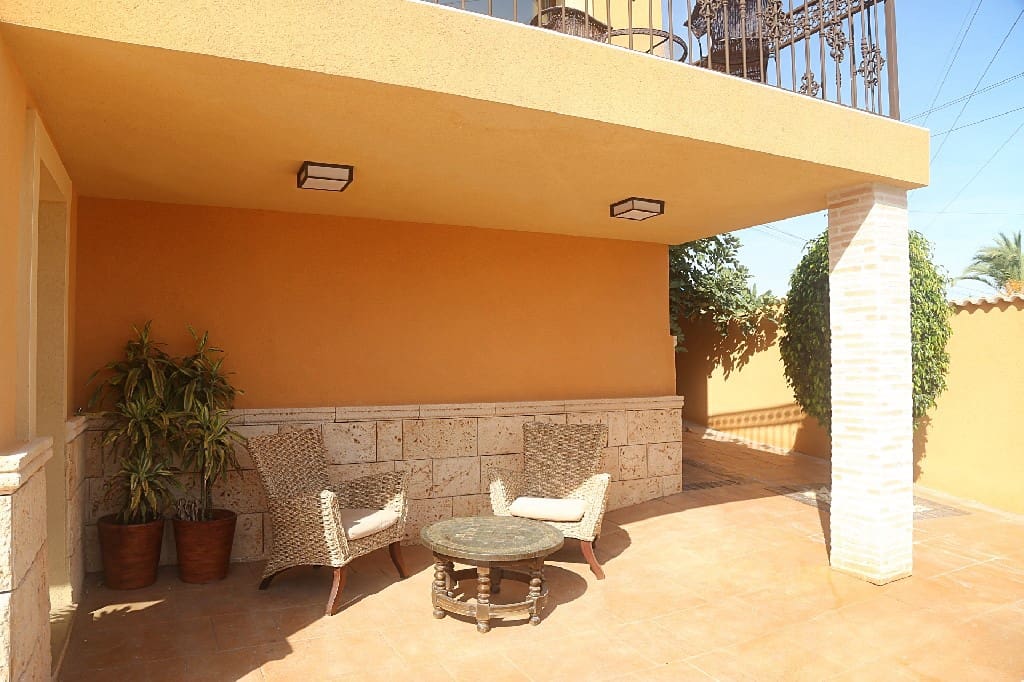 4 Zimmer Villa zu verkaufen in Ciudad Quesada mit Pool - 895.000 € (Ref: 7736060)
