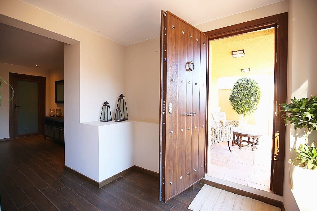 4 Zimmer Villa zu verkaufen in Ciudad Quesada mit Pool - 895.000 € (Ref: 7736060)