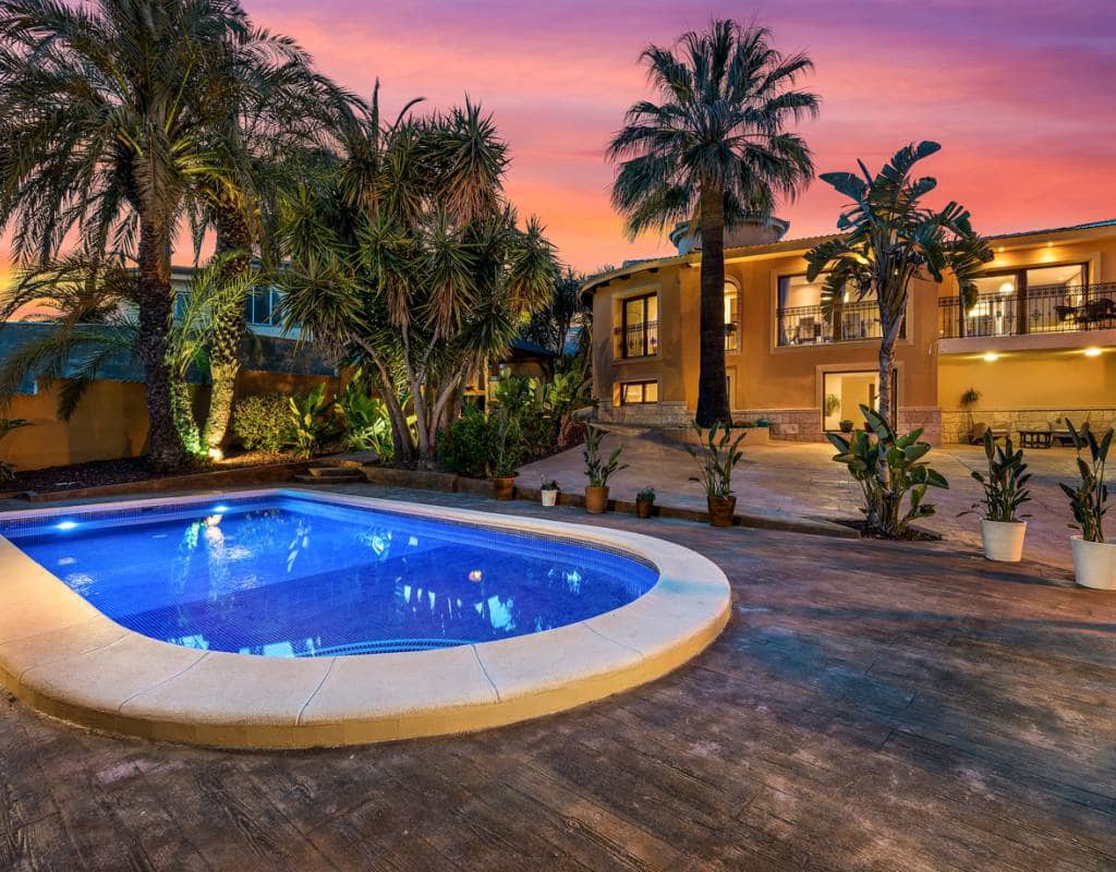 4 Zimmer Villa zu verkaufen in Ciudad Quesada mit Pool - 895.000 € (Ref: 7736060)