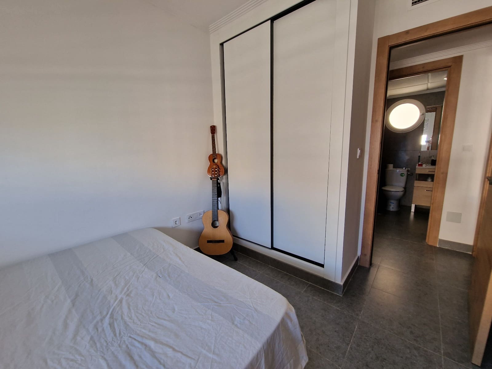 Apartamento de 2 habitaciones en Guardamar del Segura en venta con piscina - 235.000 € (Ref: 7736077)
