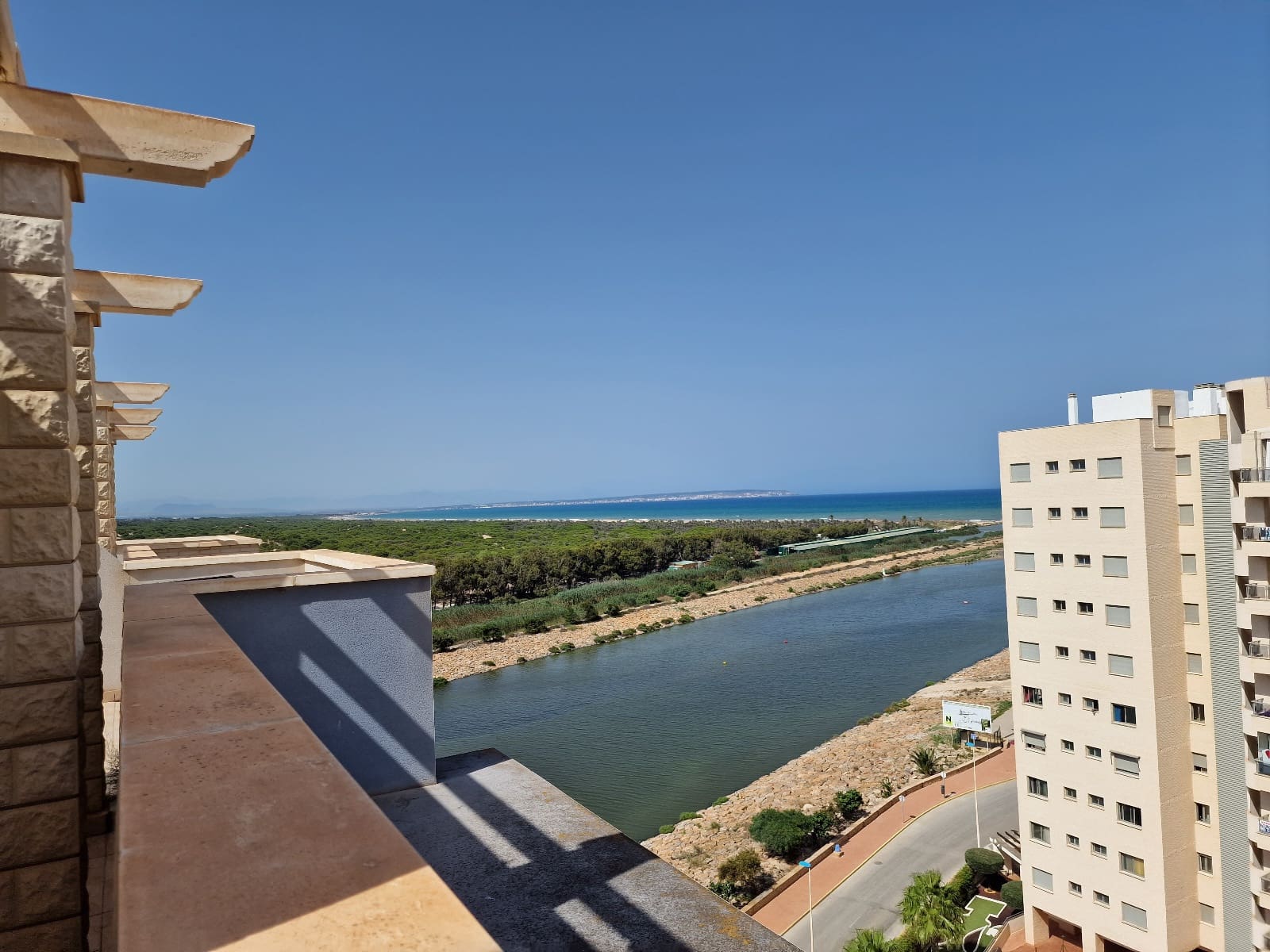 Apartamento de 2 habitaciones en Guardamar del Segura en venta con piscina - 235.000 € (Ref: 7736077)