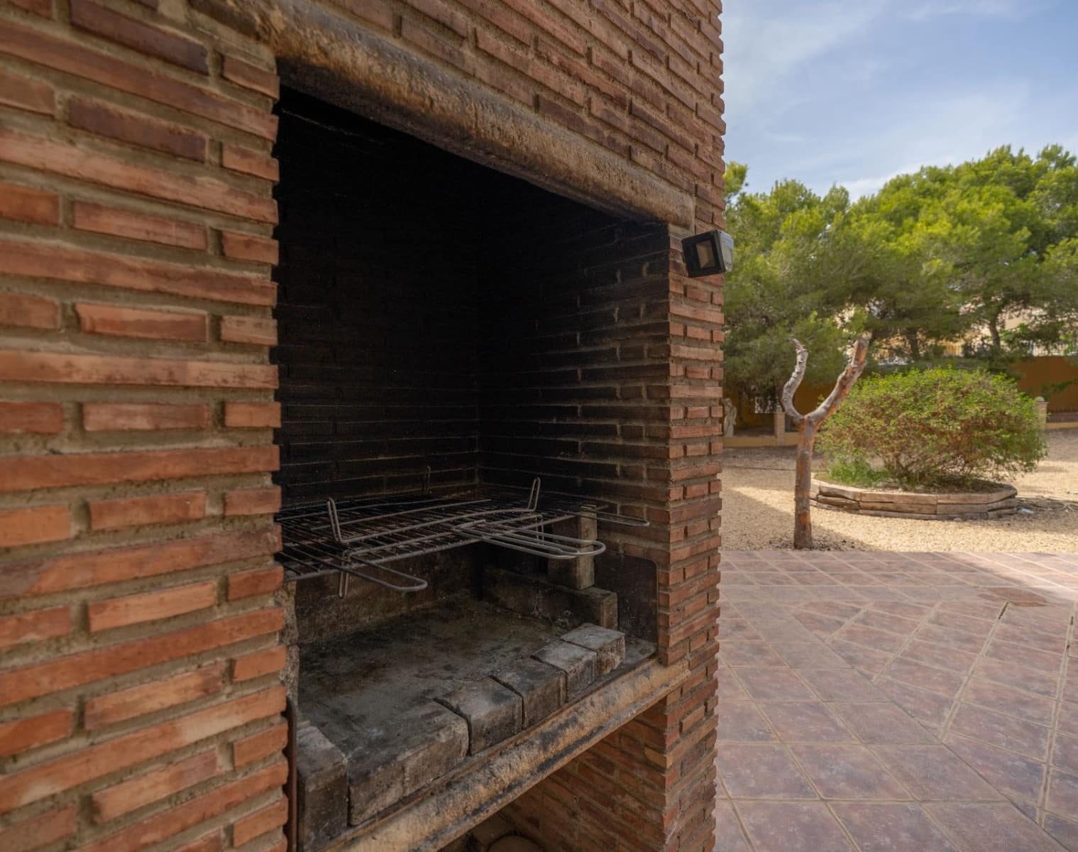 5 bedroom Villa for sale in Ciudad Quesada with pool garage - € 995,000 (Ref: 7937707)