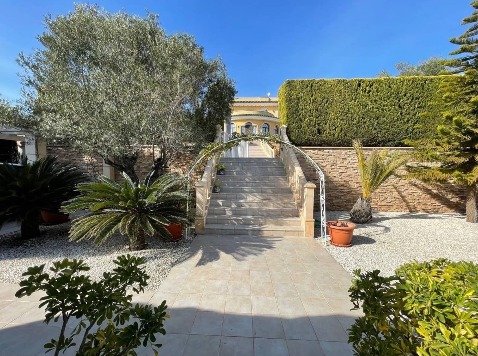 4 bedroom Villa for sale in Ciudad Quesada with pool - € 950,000 (Ref: 8019106)