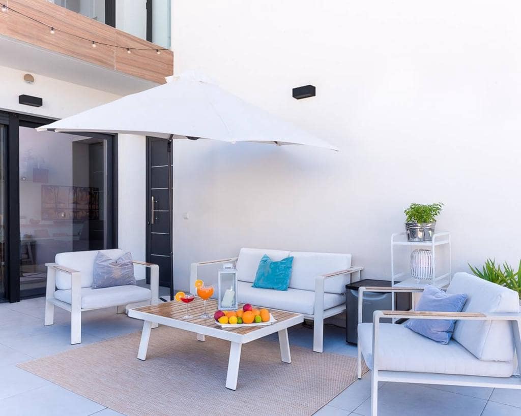 Chalet de 4 habitaciones en Benijófar en venta - 500.000 € (Ref: 8037426)