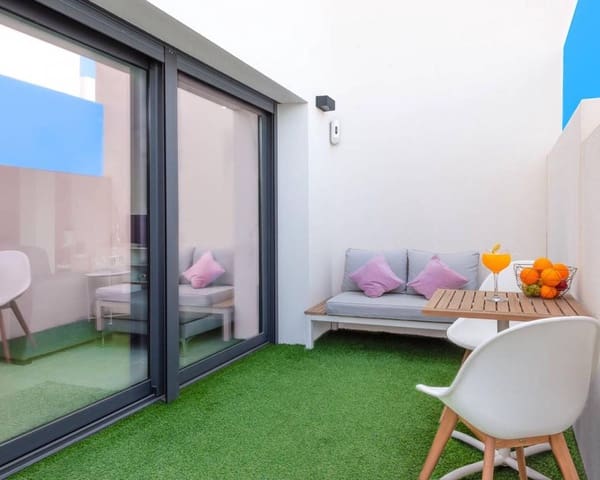 Chalet de 4 habitaciones en Benijófar en venta - 500.000 € (Ref: 8037426)